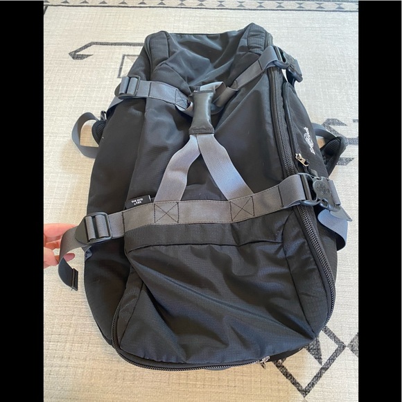 duffle bag with internal dividers